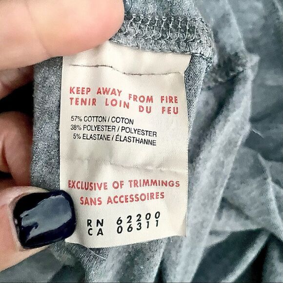 🍍3/$15🍍 Puma Gray Hooded Active Top - Picture 9 of 10